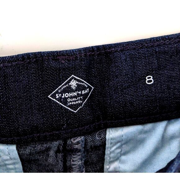 NEW Women's St. John's Bay Blue Mid Rise Stretch Tummy Control Denim Capri Jeans - Picture 7 of 8